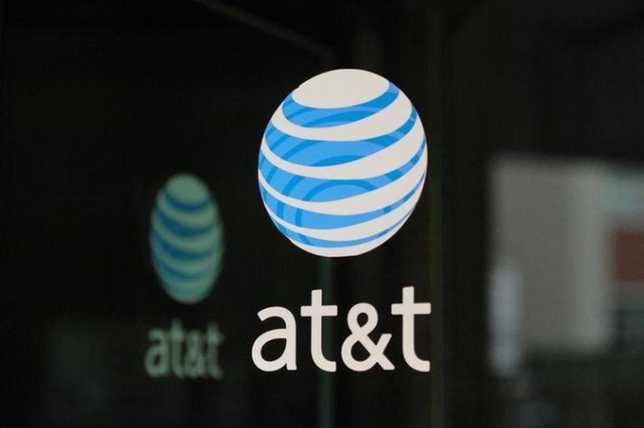 Legisladores dos EUA instam AT&T a cortar laços comerciais com Huawei, dizem fontes Legisladores dos EUA instam AT&T a cortar laços comerciais com Huawei, dizem fontes