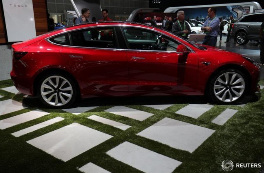 Novo atraso na produção do Model 3 eleva riscos da Tesla, mas analistas estão otimistas Novo atraso na produção do Model 3 eleva riscos da Tesla, mas analistas estão otimistas