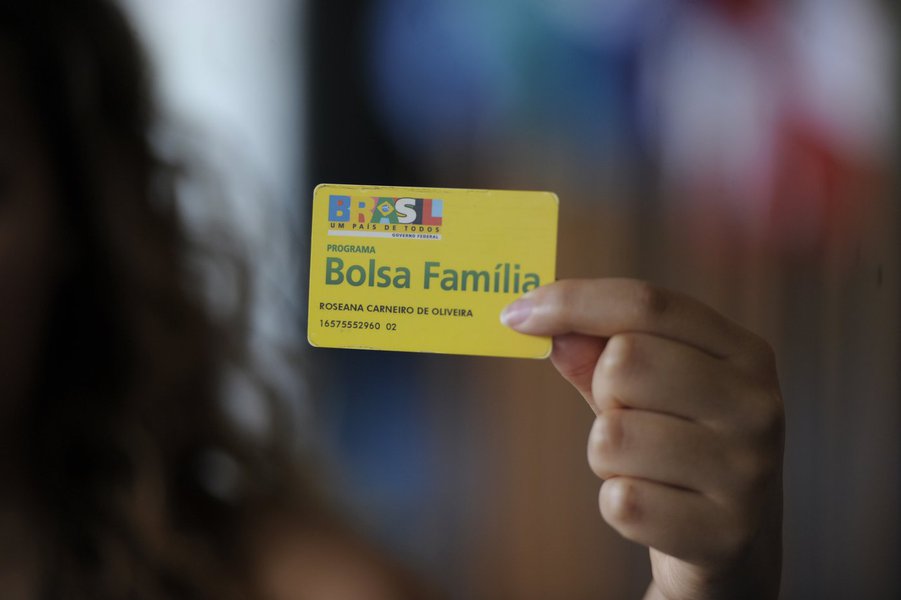 CGU: problemas em cadastro causam 2,5 mi de cortes no Bolsa Família (Foto: Jefferson Rudy) CGU: problemas em cadastro causam 2,5 mi de cortes no Bolsa Família