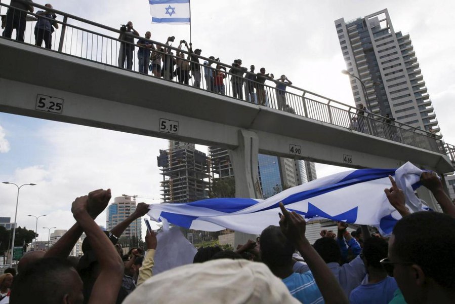 Israel dá prazo de 60 dias para imigrantes africanos deixarem o país (Foto: BAZ RATNER/Reuters) Israel dá prazo de 60 dias para imigrantes africanos deixarem o país
