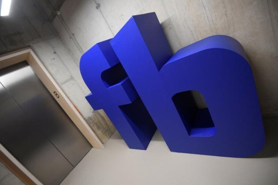 Equipe de Mueller interrogou empregado do Facebook em processo sobre Rússia, diz revista Equipe de Mueller interrogou empregado do Facebook em processo sobre Rússia, diz revista
