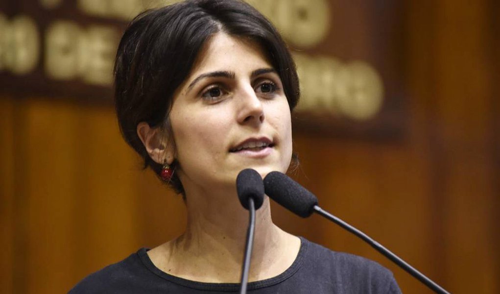 Manuela denuncia perseguição a militantes do movimento social Manuela denuncia perseguição a militantes do movimento social