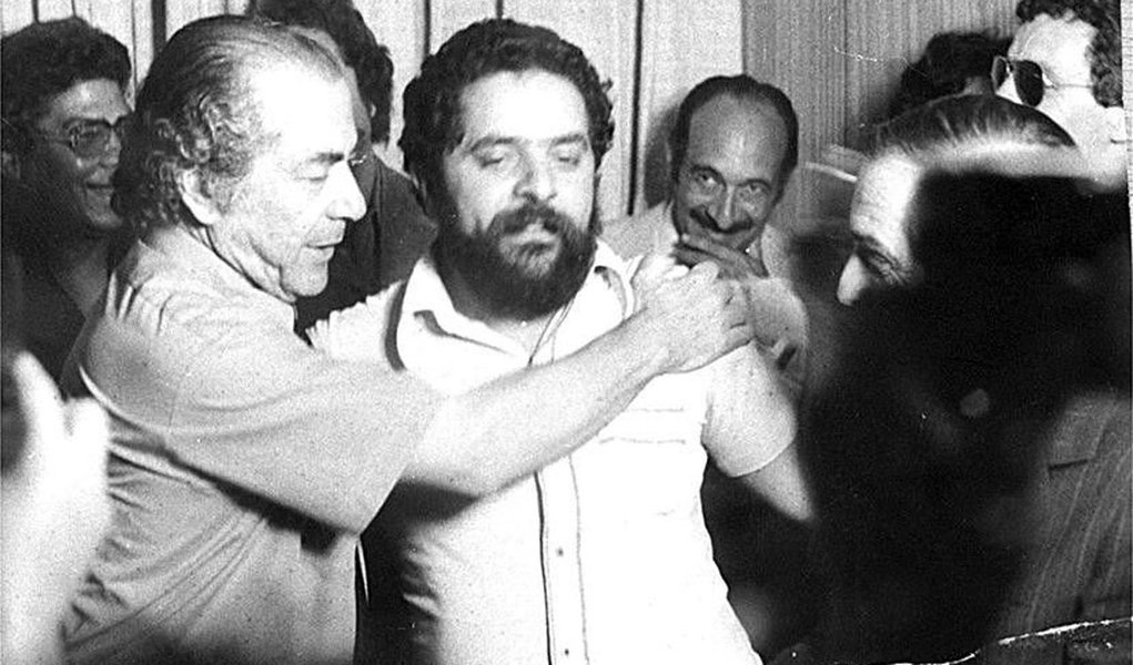 Rádio Democracia revive Rede da Legalidade no julgamento do Lula Rádio Democracia revive Rede da Legalidade no julgamento do Lula