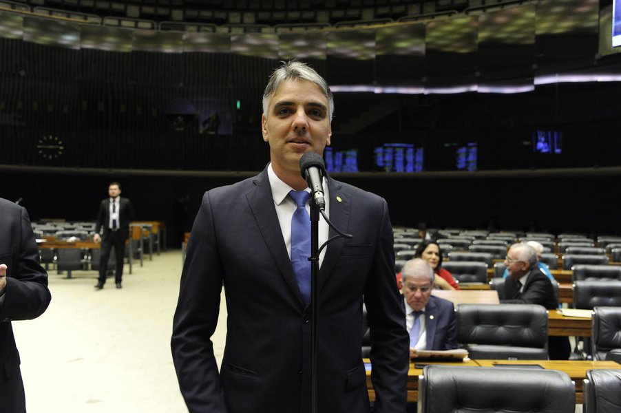 Deputado diz ter liberado R$ 15 mi para a educação sergipana Deputado diz ter liberado R$ 15 mi para a educação sergipana