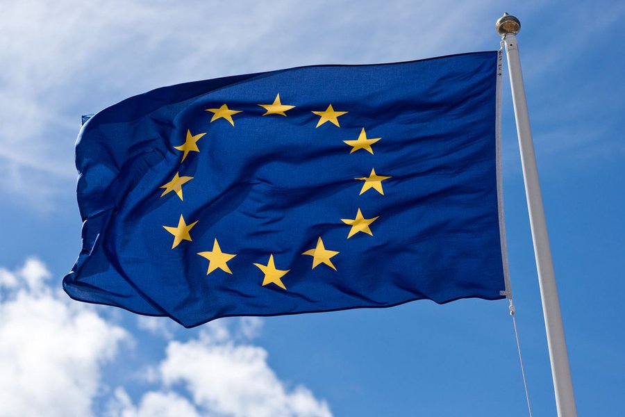 União Europeia pede que Facebook, Twitter e Google façam mais pelos usuários União Europeia pede que Facebook, Twitter e Google façam mais pelos usuários