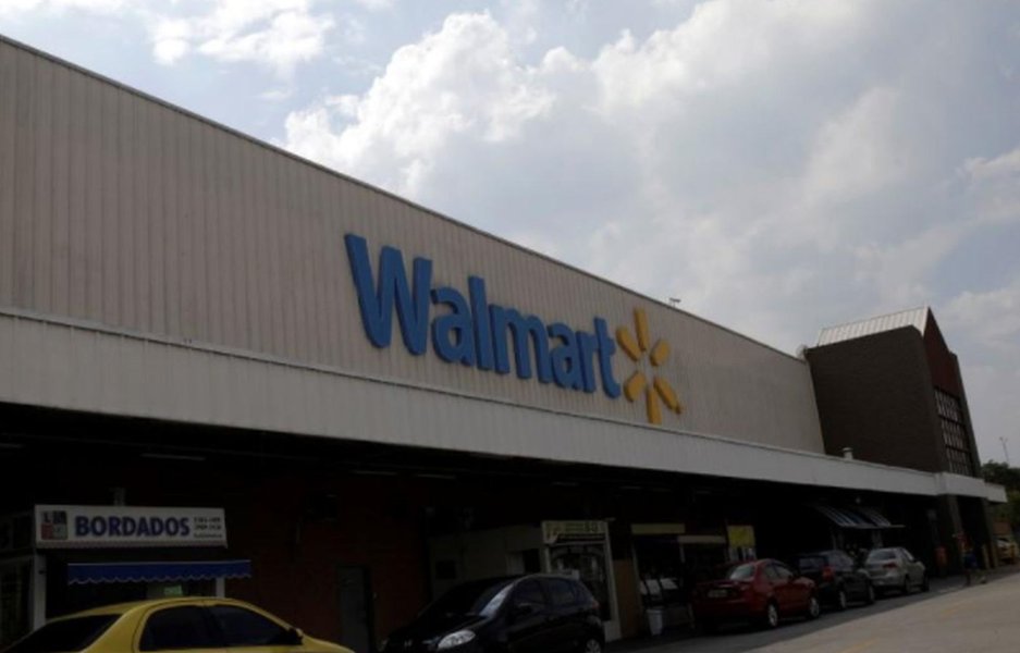 Na guerra do mercado de pagamentos na China, Walmart aposta na Tencent Na guerra do mercado de pagamentos na China, Walmart aposta na Tencent