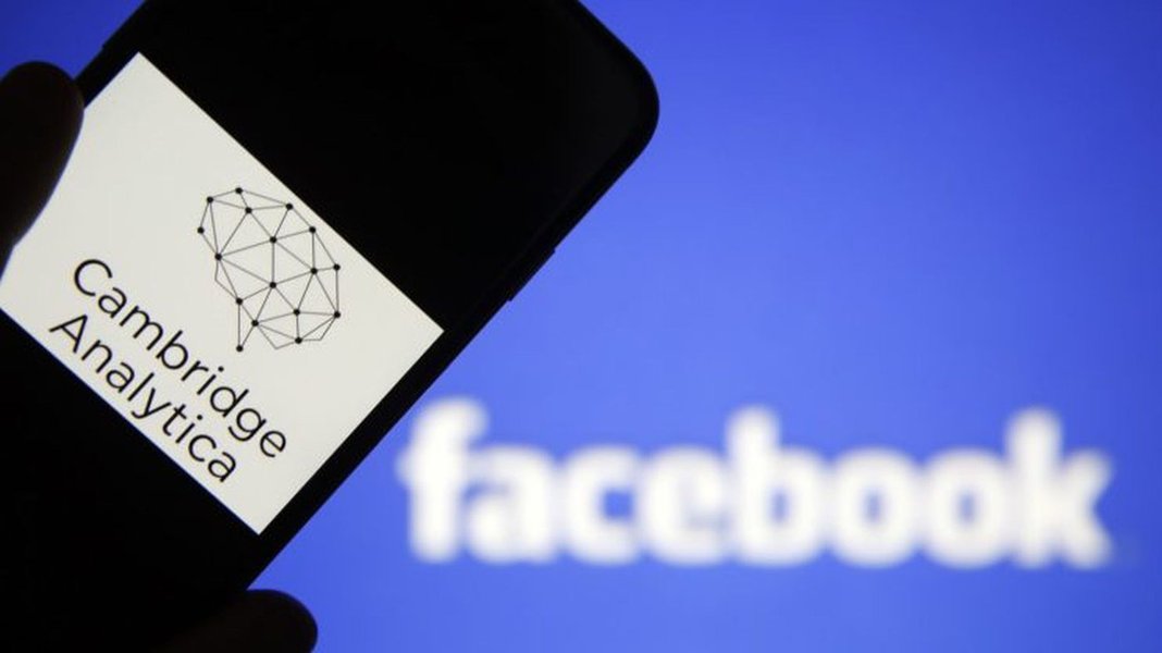 Cambridge Analytica, pivô do escândalo do Facebook, anuncia seu encerramento Cambridge Analytica, pivô do escândalo do Facebook, anuncia seu encerramento