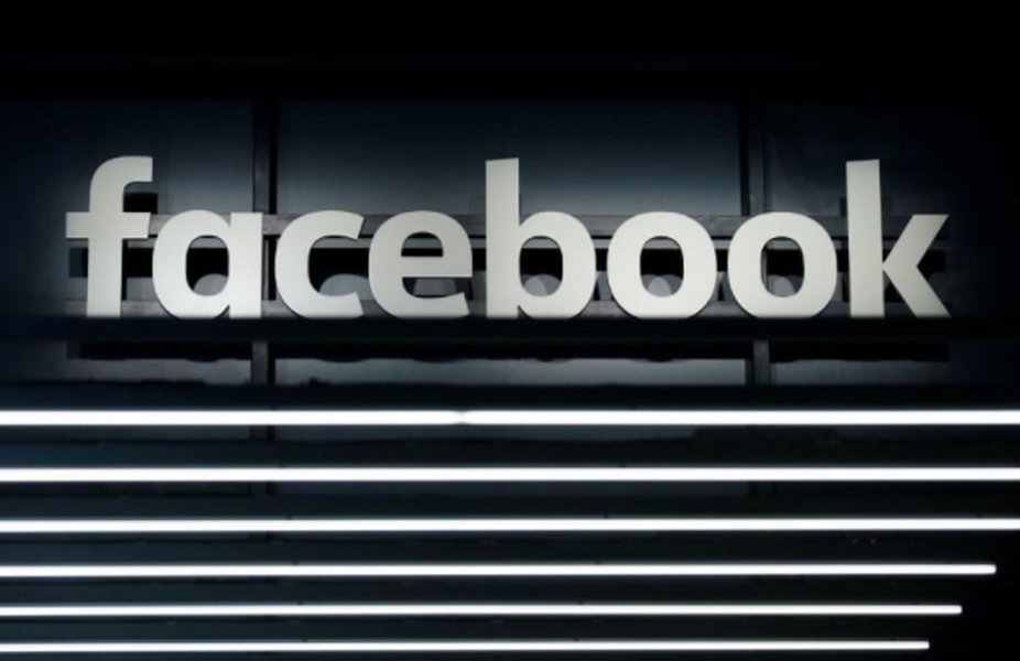 Tribunal irlandês rejeita pedido do Facebook para adiar caso sobre privacidade de dados Tribunal irlandês rejeita pedido do Facebook para adiar caso sobre privacidade de dados