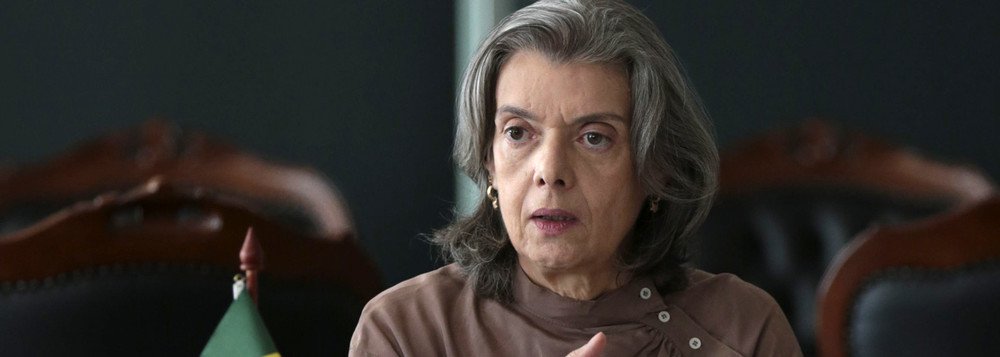 Diante de um STF dividido, Cármen vota pela continuidade do golpe (Foto: José Cruz - ABR) Diante de um STF dividido, Cármen vota pela continuidade do golpe