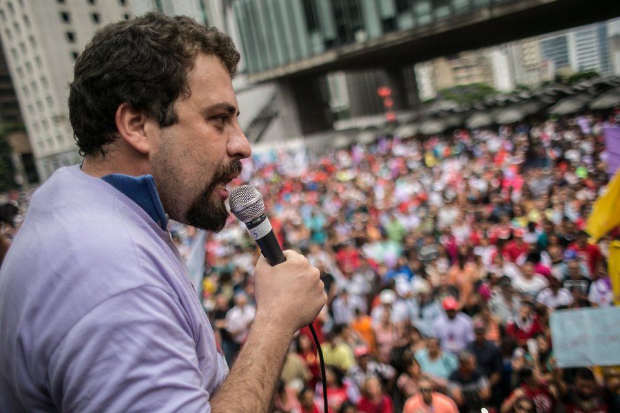 Boulos: ‘não assistiremos passivamente à prisão de Lula’ Boulos: ‘não assistiremos passivamente à prisão de Lula’