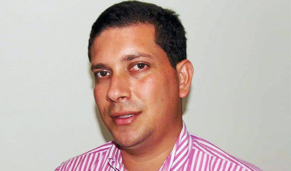 Ex-prefeito é preso por desvio na contratação de carros-pipa Ex-prefeito é preso por desvio na contratação de carros-pipa