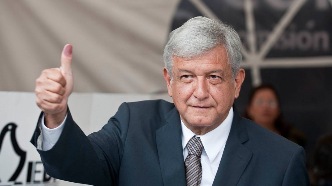 Candidato de esquerda amplia vantagem para 18 pontos em eleição do México Candidato de esquerda amplia vantagem para 18 pontos em eleição do México