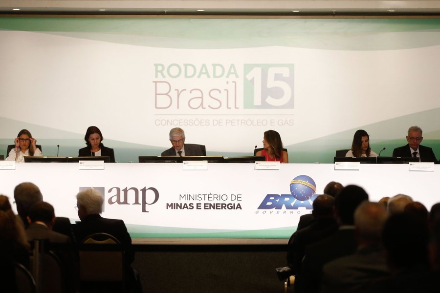 FUP: Temer entrega petróleo a R$ 0,84 o barril e ainda comemora FUP: Temer entrega petróleo a R$ 0,84 o barril e ainda comemora