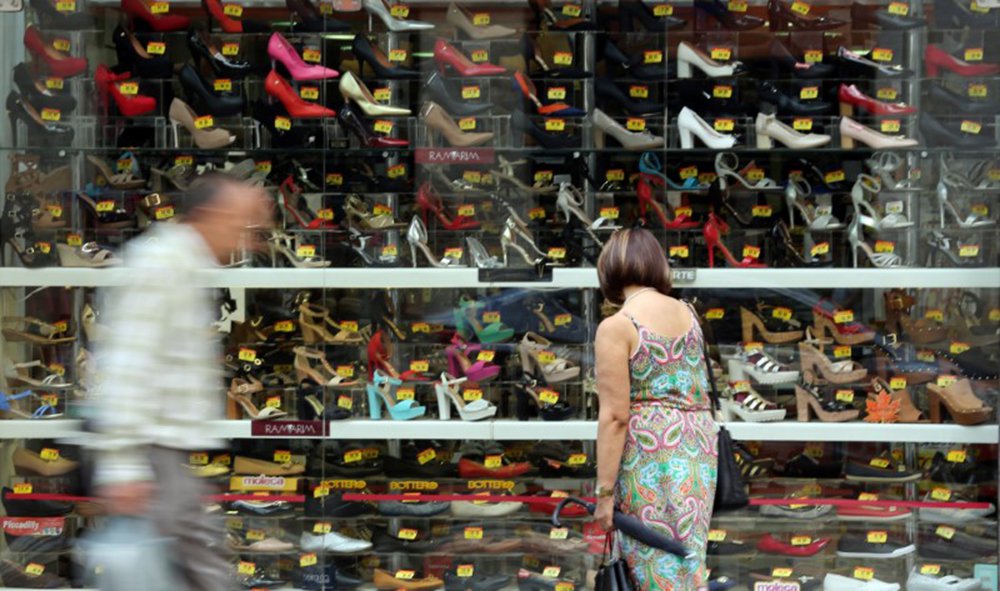 Mercado reduz projeção de crescimento da economia (Foto: REUTERS/Paulo Whitaker) Mercado reduz projeção de crescimento da economia