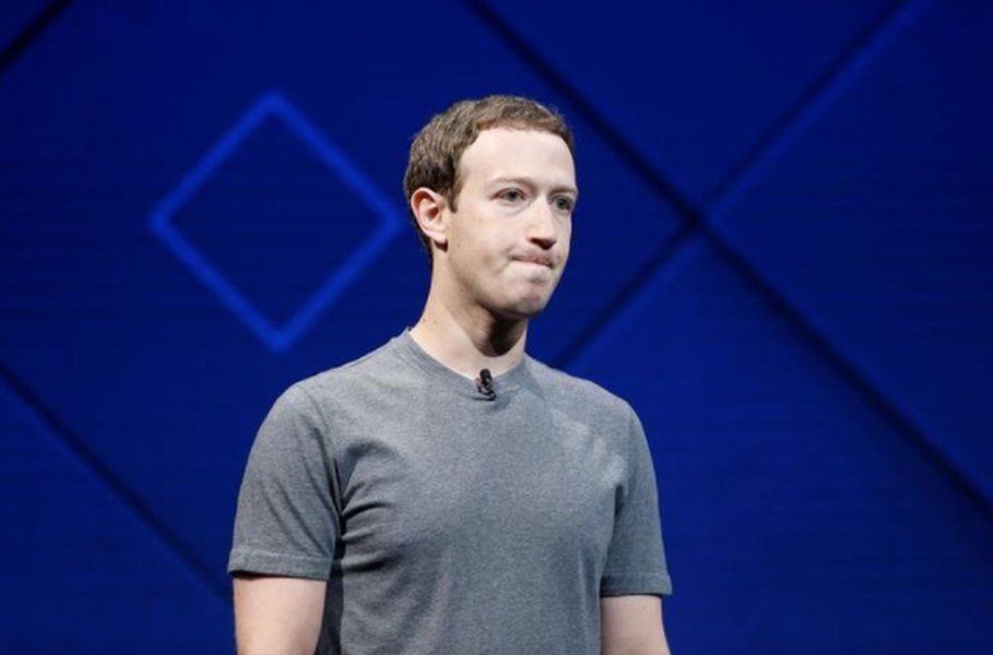 Filipinas reclama de empresas do Facebook para combate de fake news Filipinas reclama de empresas do Facebook para combate de fake news