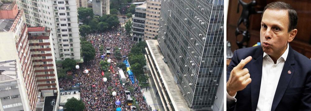 Vitória dos professores: reforma da previdência de Doria é retirada da pauta (Foto: Fernanda Almeida/Midia Ninja | Nacho Doce/Reuters) Vitória dos professores: reforma da previdência de Doria é retirada da pauta