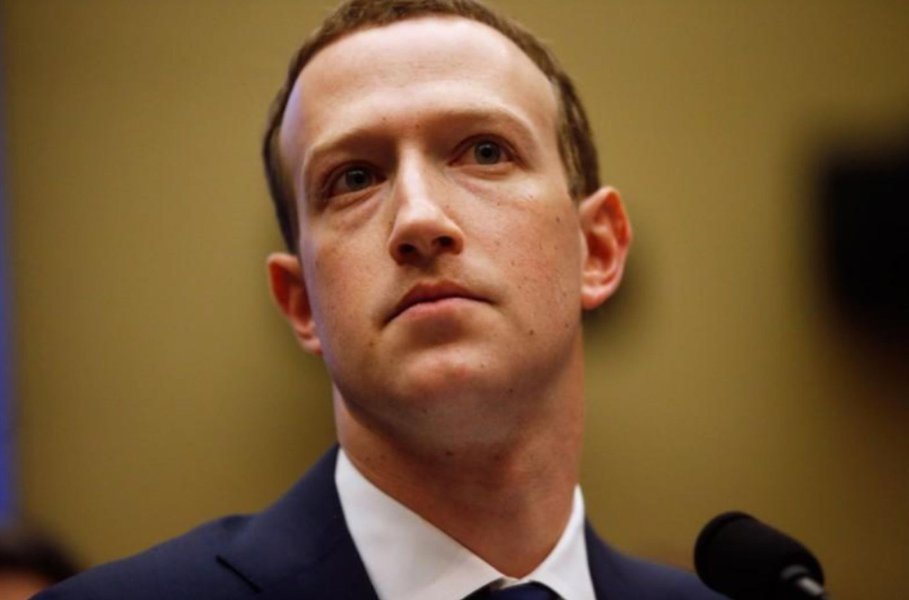 Zuckerberg diz que seus dados foram vazados para Cambridge Analytica Zuckerberg diz que seus dados foram vazados para Cambridge Analytica