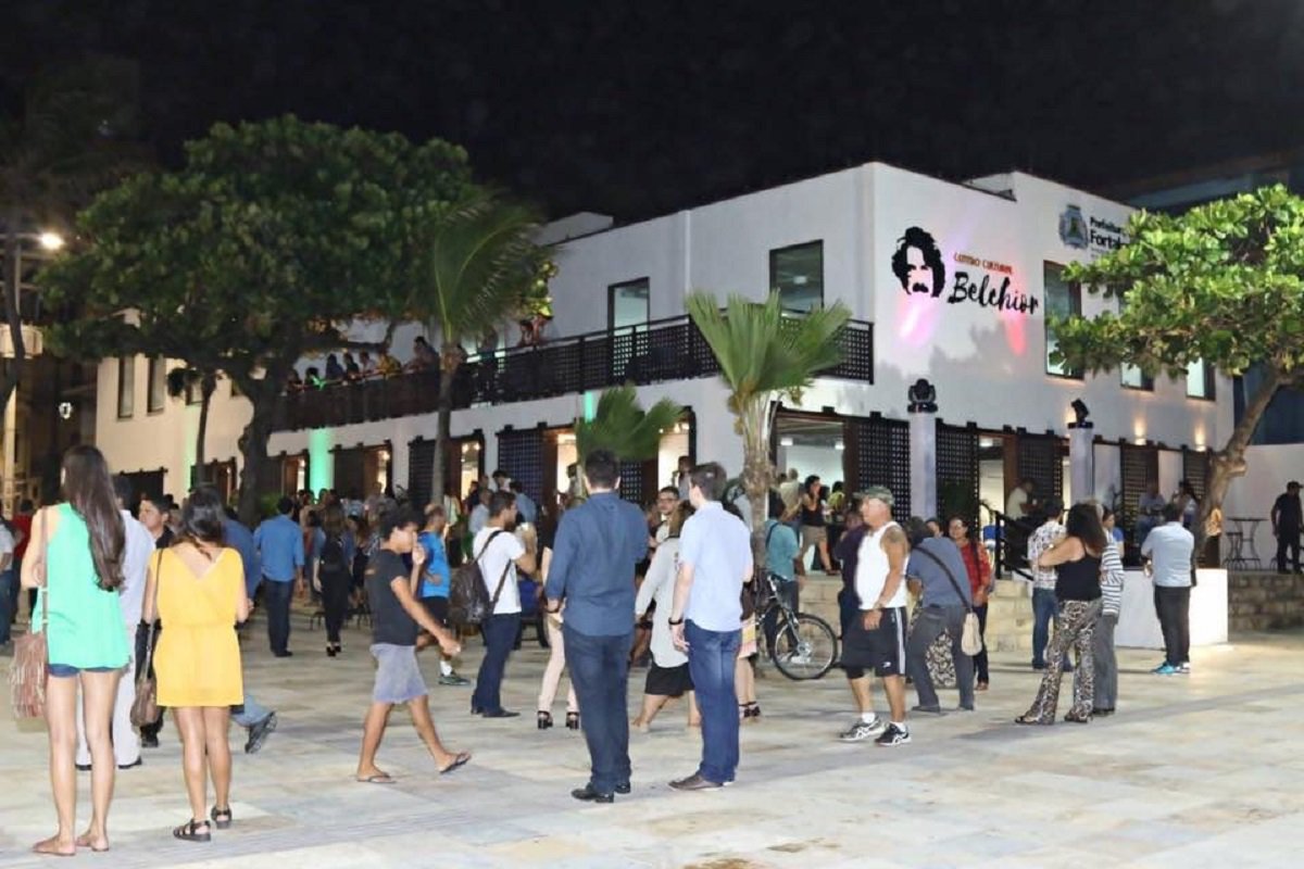 Orla da Praia de Iracema passa a contar Rede Wi-Fi gratuita Orla da Praia de Iracema passa a contar Rede Wi-Fi gratuita