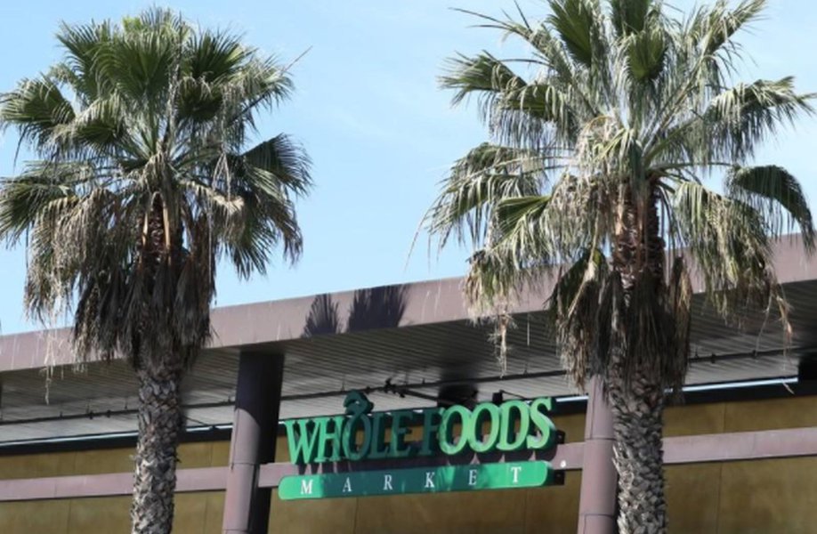 Visitas curtas sobem em lojas da Whole Foods com armários da Amazon Visitas curtas sobem em lojas da Whole Foods com armários da Amazon