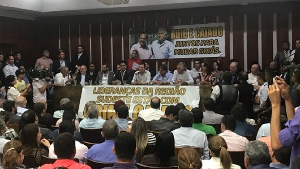 Prefeitos do MDB fazem ato de apoio a Caiado Prefeitos do MDB fazem ato de apoio a Caiado
