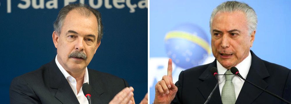 Mercadante diz que Temer dá um golpe mortal no ensino médio Mercadante diz que Temer dá um golpe mortal no ensino médio