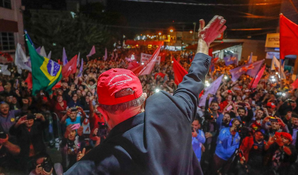 Lula: 'tem um canalha esperando pra gente dar uma surra nele. Não vamos' (Foto: Ricardo Stuckert) Lula: 'tem um canalha esperando pra gente dar uma surra nele. Não vamos'