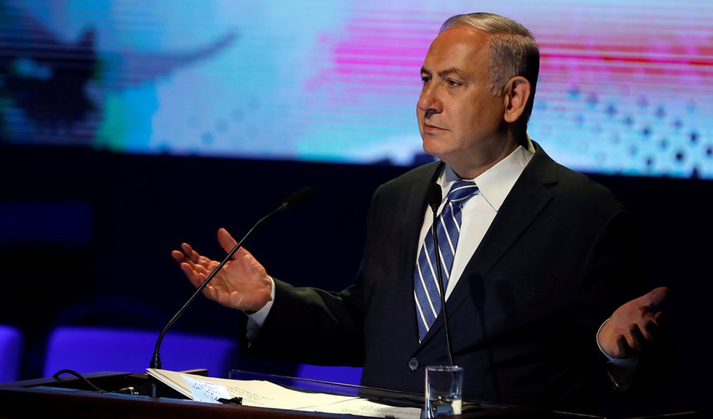 Premiê israelense é interrogado por esquema de corrupção (Foto: REUTERS/Ronen Zvulun) Premiê israelense é interrogado por esquema de corrupção