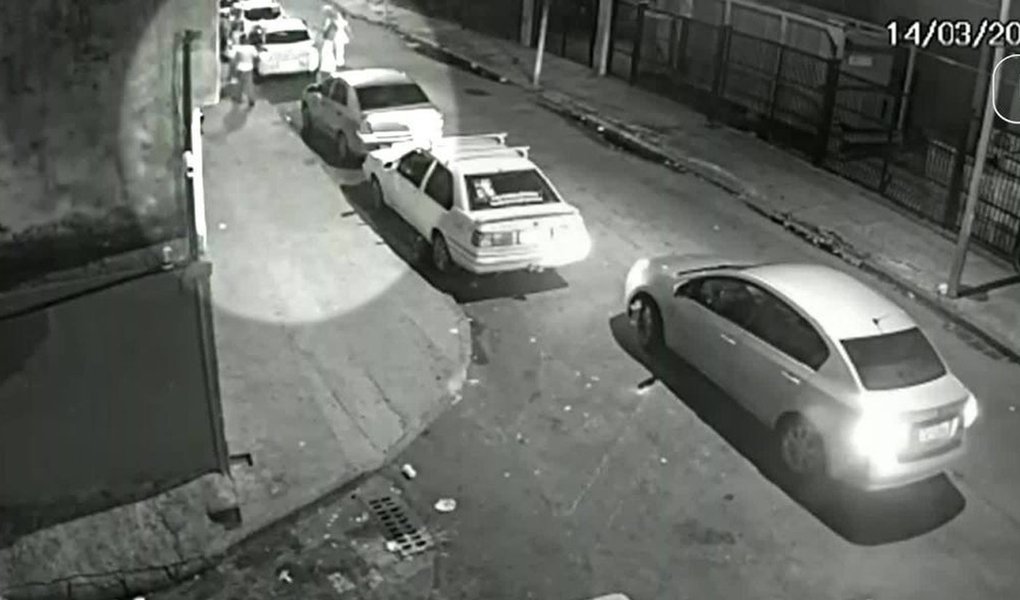 Delegado de Ubá descarta participação de dono de veículo na morte de Marielle Delegado de Ubá descarta participação de dono de veículo na morte de Marielle