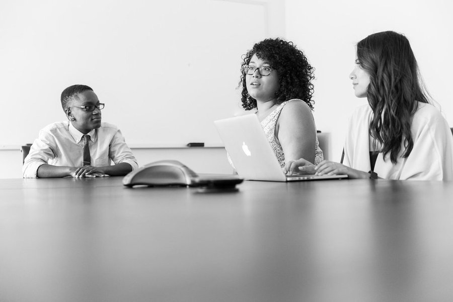 Como a tecnologia está empoderando mulheres; alguns exemplos Como a tecnologia está empoderando mulheres; alguns exemplos