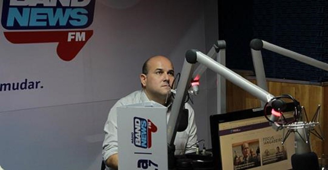 Para Roberto Cláudio uma aliança entre Camilo e Eunício só será definida às vésperas das convenções (Foto: https://www.facebook.com/tribunadoceara) Para Roberto Cláudio uma aliança entre Camilo e Eunício só será definida às vésperas das convenções
