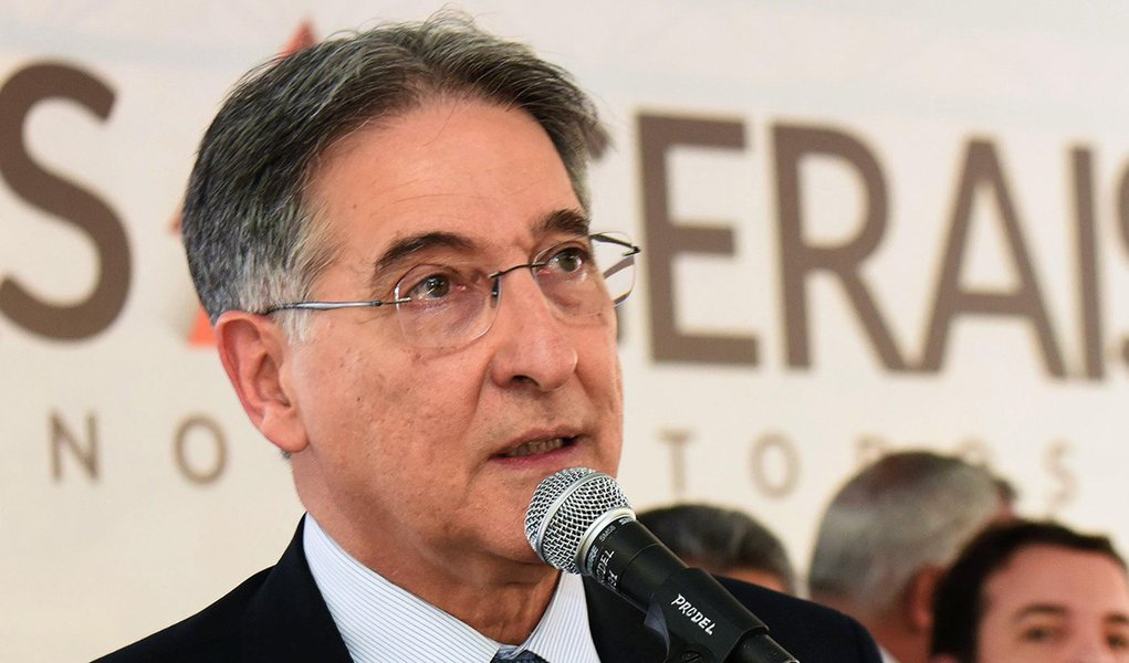 Pimentel abre a contabilidade do Estado para os servidores (Foto: Manoel Marques/imprensa-MG) Pimentel abre a contabilidade do Estado para os servidores