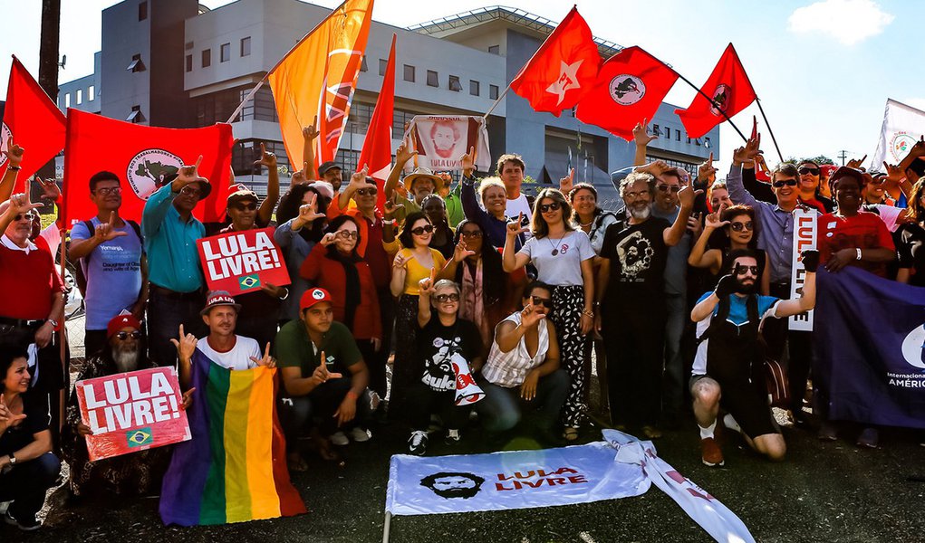 Vigília por Lula Livre alcança R$ 1 milhão em doações (Foto: Cláudio Kbene) Vigília por Lula Livre alcança R$ 1 milhão em doações