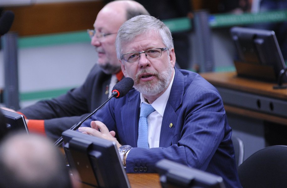 ‘Não conseguem derrubar Lula nas urnas e apelam para o tapetão’ (Foto: LUCIO BERNARDO JR) ‘Não conseguem derrubar Lula nas urnas e apelam para o tapetão’