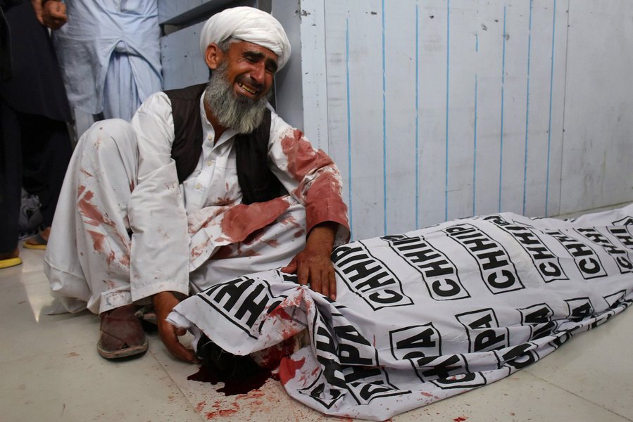 Ataque suicida deixa mais de 100 mortos no Paquistão (Foto: Naseer Ahmed/Reuters) Ataque suicida deixa mais de 100 mortos no Paquistão