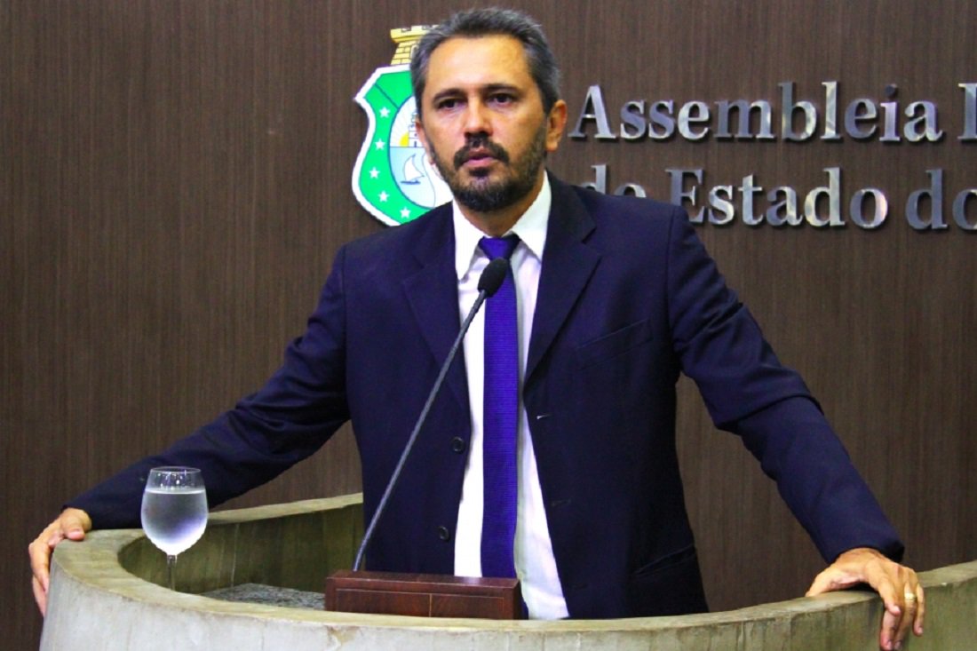 Elmano critica quebra de hierarquia e interferência política do judiciário (Foto: Foto: Paulo Rocha) Elmano critica quebra de hierarquia e interferência política do judiciário