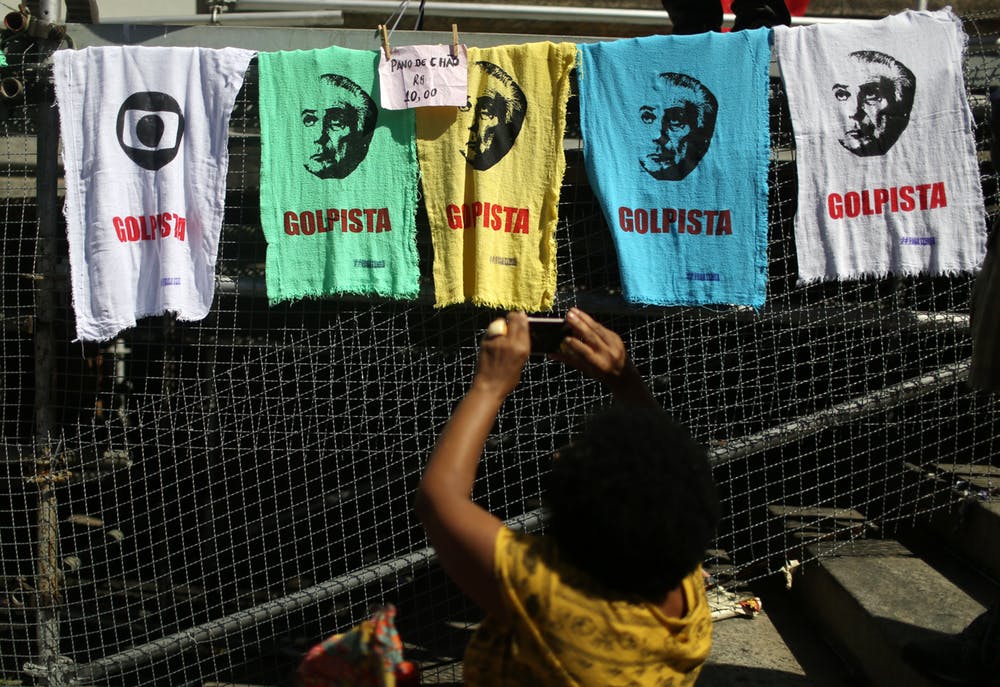 Incerteza eleitoral eleva risco de golpe militar no Brasil, diz analista (Foto: Pilar Olivares/Reuters) Incerteza eleitoral eleva risco de golpe militar no Brasil, diz analista