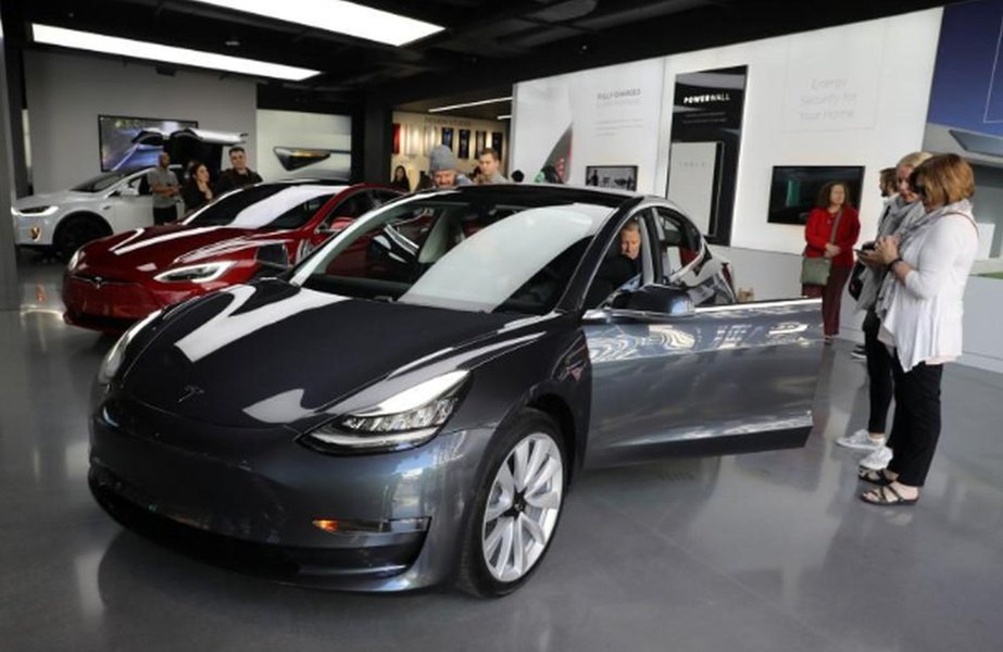 Tesla aumenta preços na China após guerra comercial afetar montadoras Tesla aumenta preços na China após guerra comercial afetar montadoras