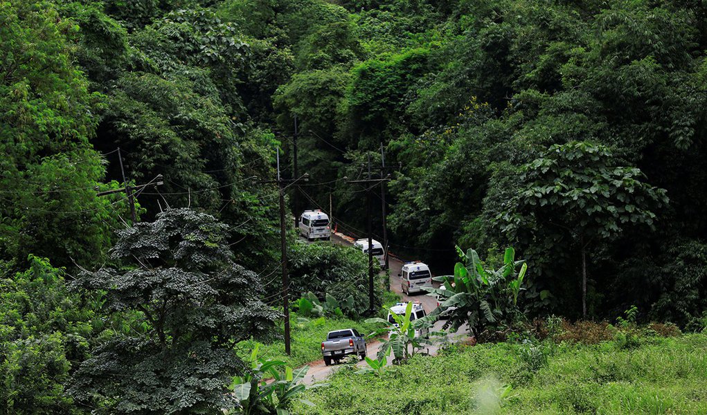 Todos os 12 meninos e treinador são resgatados de caverna na Tailândia (Foto: REUTERS/Soe Zeya Tun) Todos os 12 meninos e treinador são resgatados de caverna na Tailândia