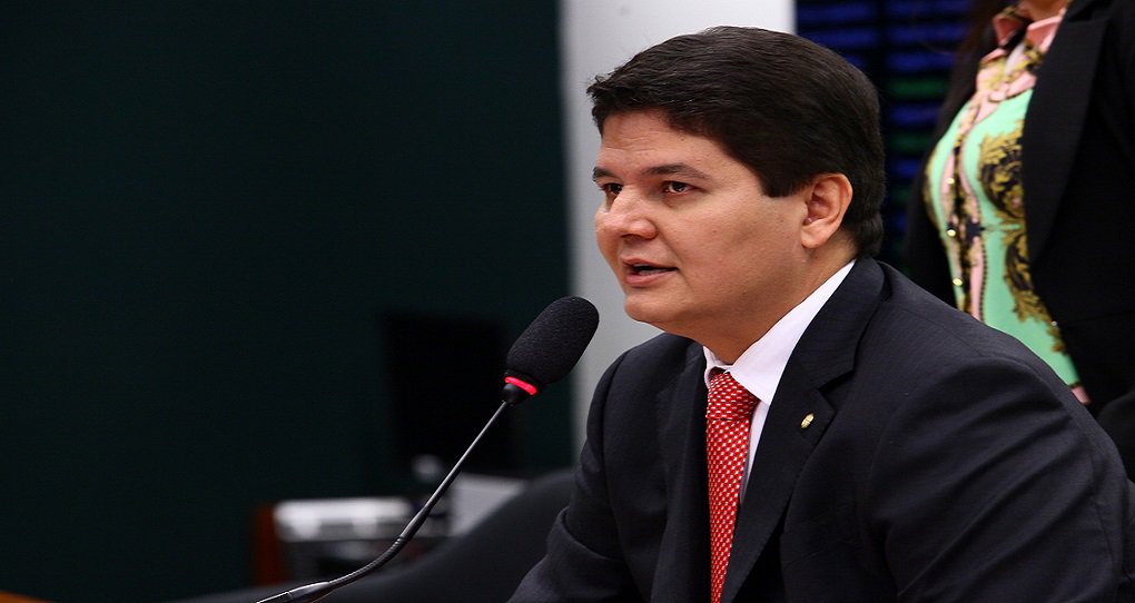 Crescimento de Eliton já fortalece demais candidaturas da base Crescimento de Eliton já fortalece demais candidaturas da base