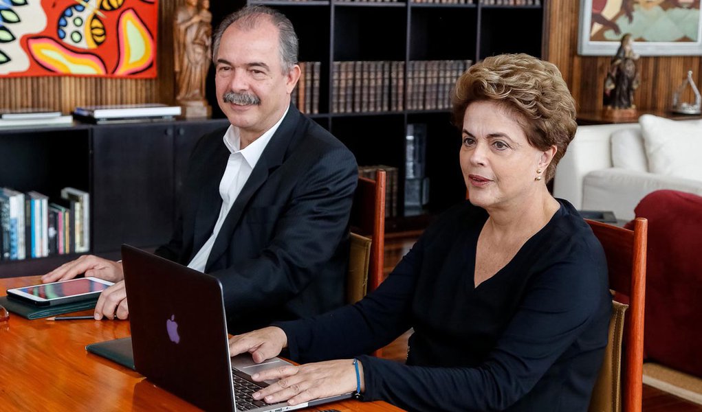 Dilma: o golpe de 64 me tirou de Minas, o de 2016 me devolveu (Foto: Roberto Stuckert) Dilma: o golpe de 64 me tirou de Minas, o de 2016 me devolveu