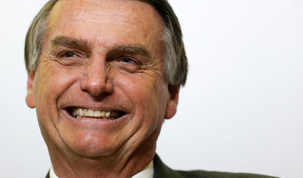Entre o príncipe e o astronauta, Bolsonaro quer escolher vice pelo WhatsApp (Foto: REUTERS/Adriano Machado) www.brasil247.com - Entre o príncipe e o astronauta, Bolsonaro quer escolher vice pelo WhatsApp
