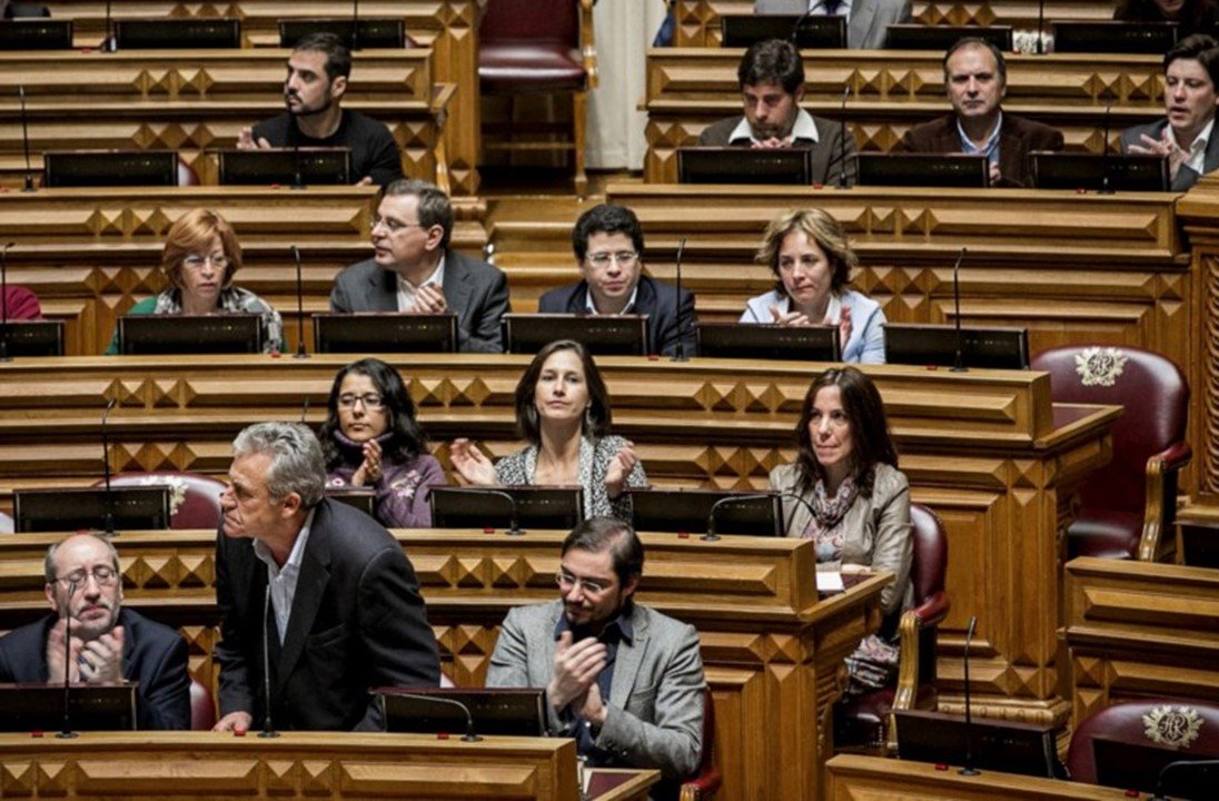 Deputados portugueses pedem que o STF liberte Lula Deputados portugueses pedem que o STF liberte Lula