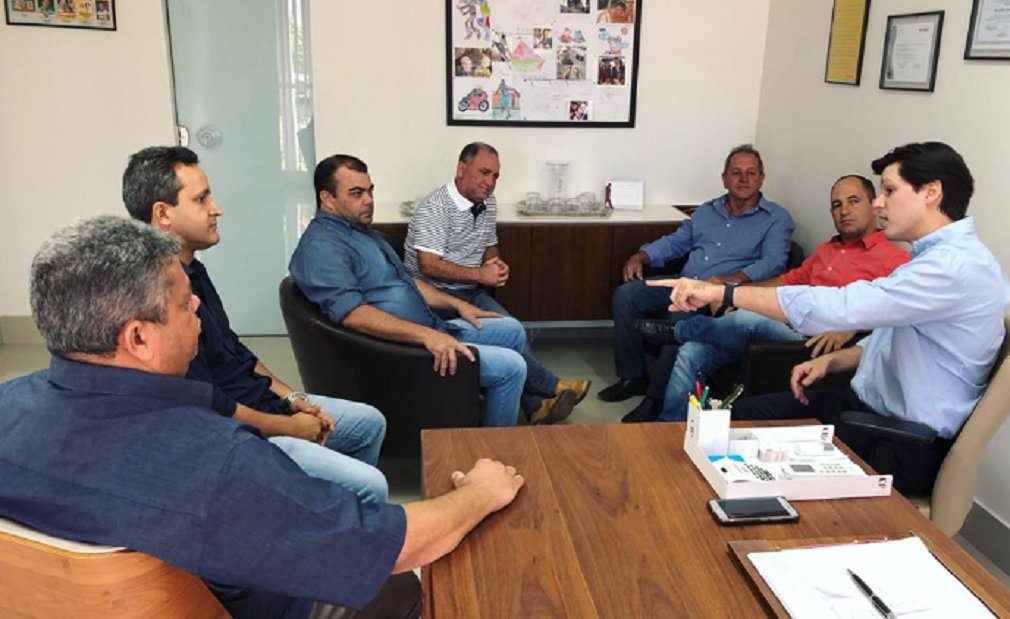 Lideranças deixam PTB e passam a apoiar Daniel Lideranças deixam PTB e passam a apoiar Daniel