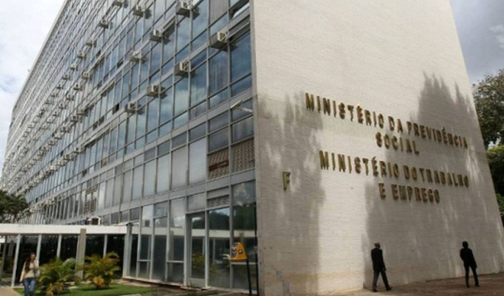 Advogado Caio Vieira de Mello assumirá Ministério do Trabalho Advogado Caio Vieira de Mello assumirá Ministério do Trabalho