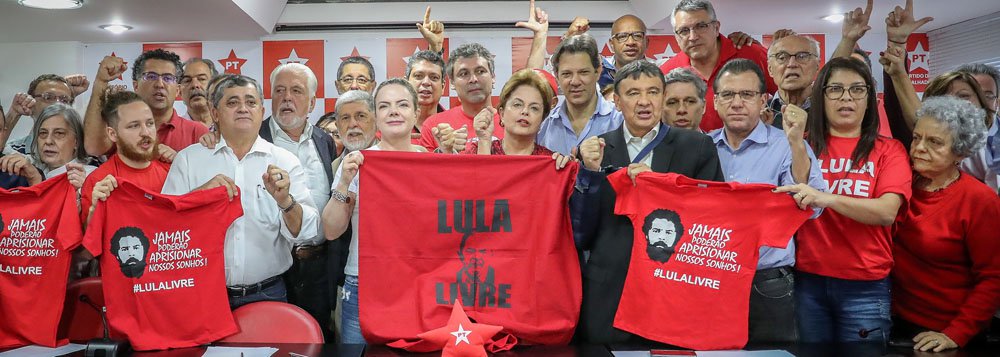 “Vamos reforçar as mobilizações pela liberdade de Lula”, afirma Gleisi “Vamos reforçar as mobilizações pela liberdade de Lula”, afirma Gleisi