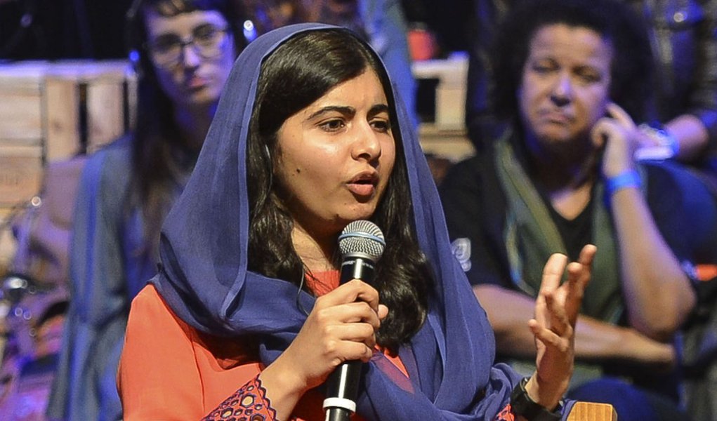No Brasil, Malala defende que a educação é o melhor investimento (Foto: Rovena Rosa/Agência Brasil) No Brasil, Malala defende que a educação é o melhor investimento