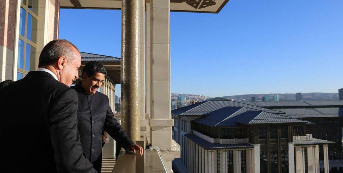Maduro participa da posse de Erdogan com planos de fortalecer cooperação Maduro participa da posse de Erdogan com planos de fortalecer cooperação
