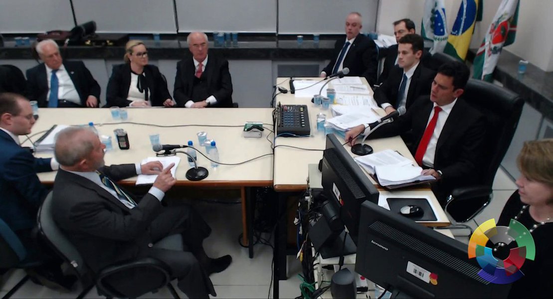 Lula: há um ano, Moro me condenava por crimes que até hoje não provou (Foto: Reprodução) Lula: há um ano, Moro me condenava por crimes que até hoje não provou