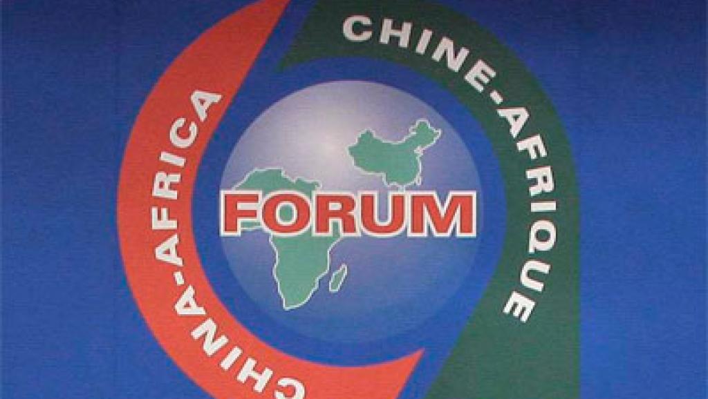 China e África juntas pelo desenvolvimento e a redução da pobreza China e África juntas pelo desenvolvimento e a redução da pobreza