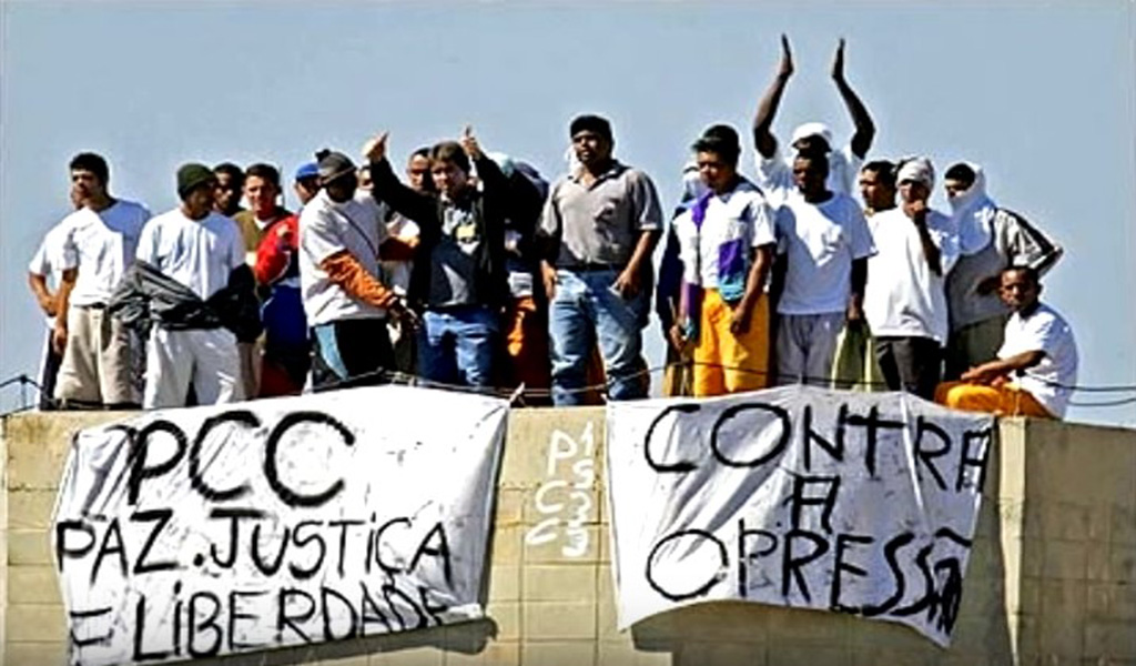 PCC ensina a fabricar bombas (Foto: Reprodução) PCC ensina a fabricar bombas